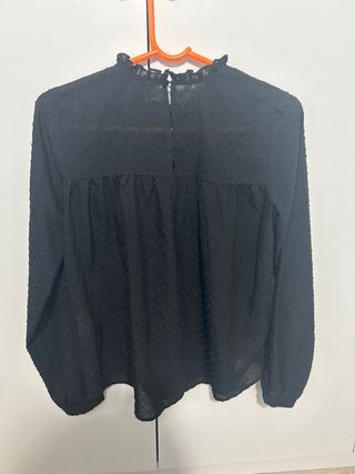 Blusa negra mujer con volantes talla amplia