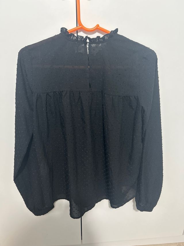 Blusa negra mujer con volantes talla amplia