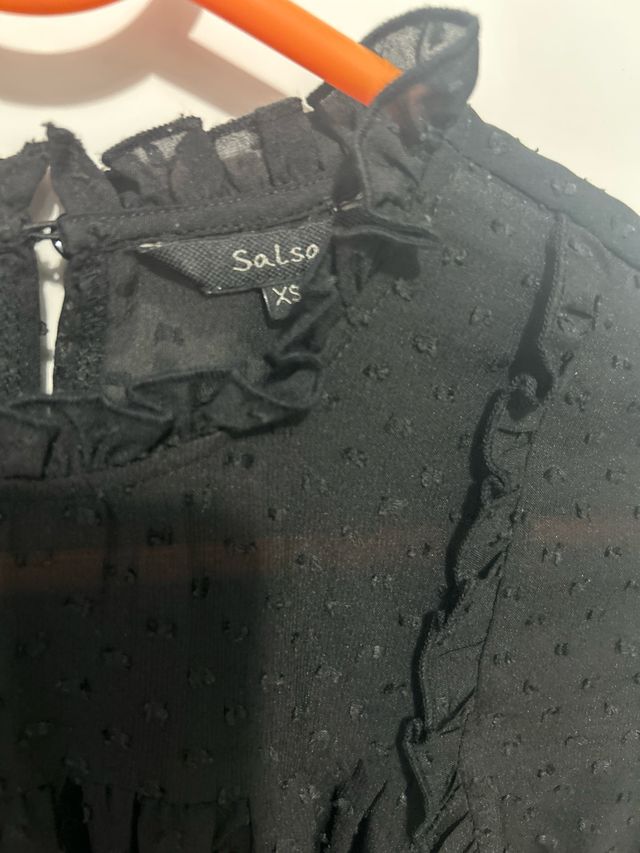 Blusa negra mujer con volantes talla amplia