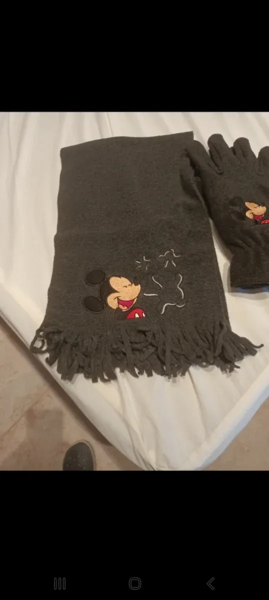 Bufanda y guantes polares Mickey Mouse