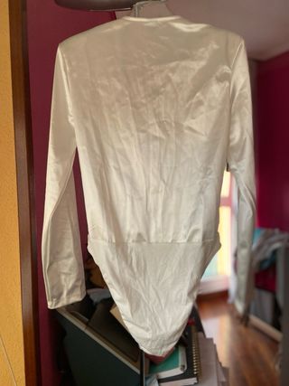 Body satén manga larga