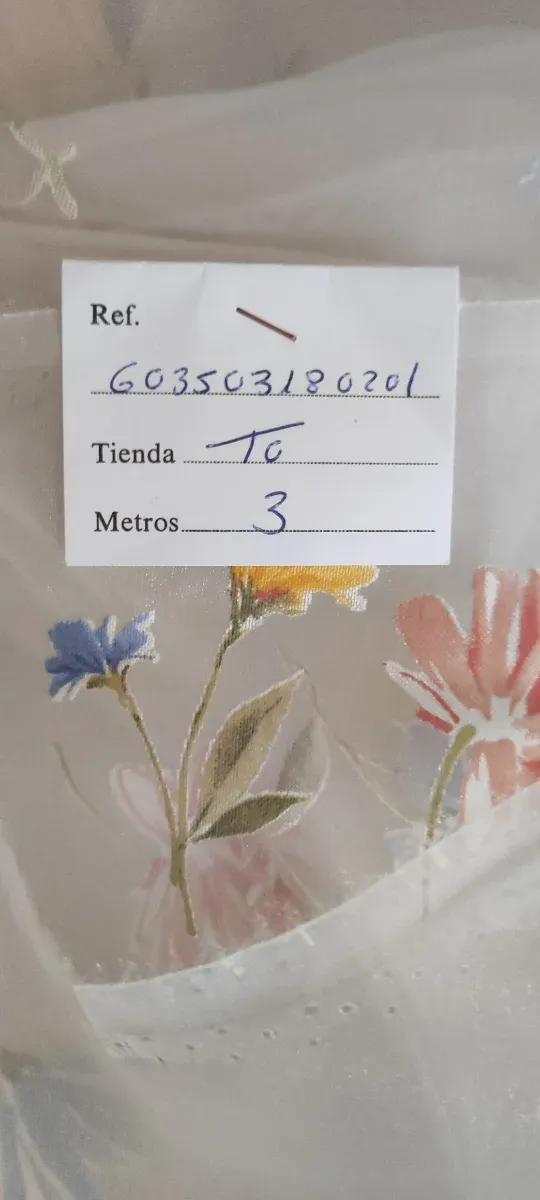 Cortinas de gasa con estampado floral