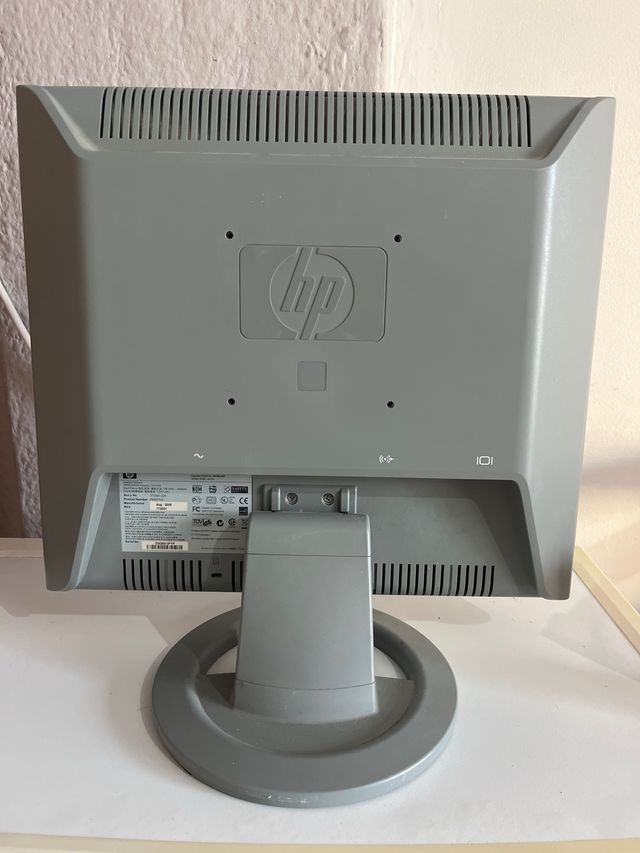 Monitor HP vs17x Plata