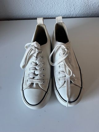 Zapatillas blancas de lona