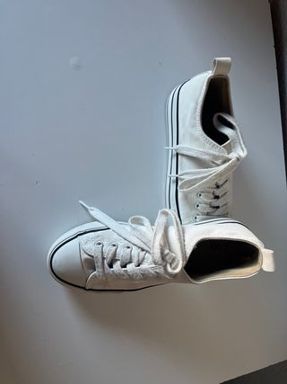 Zapatillas blancas de lona