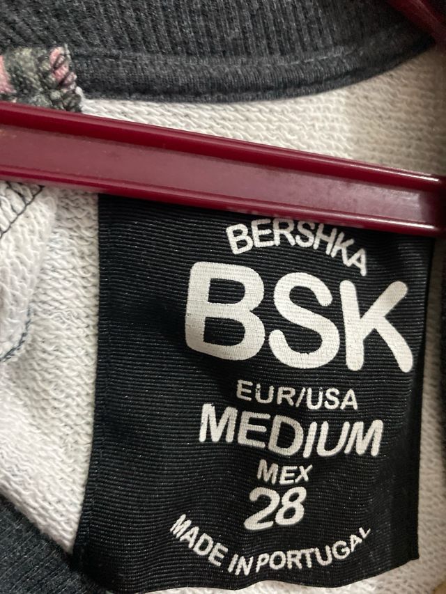 Sudadera floral gris y rosa