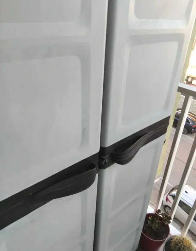 Armario exterior plástico gris y negro