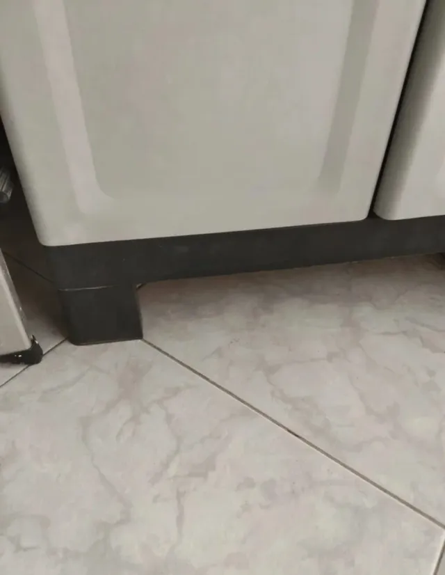 Armario exterior plástico gris y negro