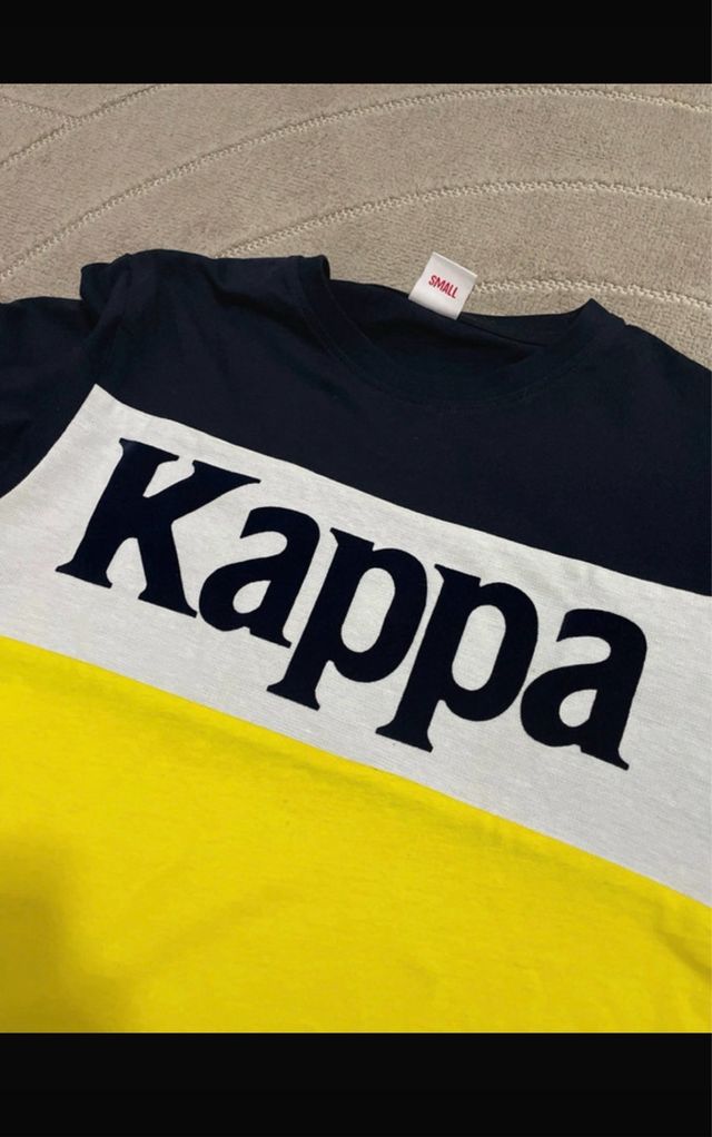 Camiseta Kappa Negra y Amarilla