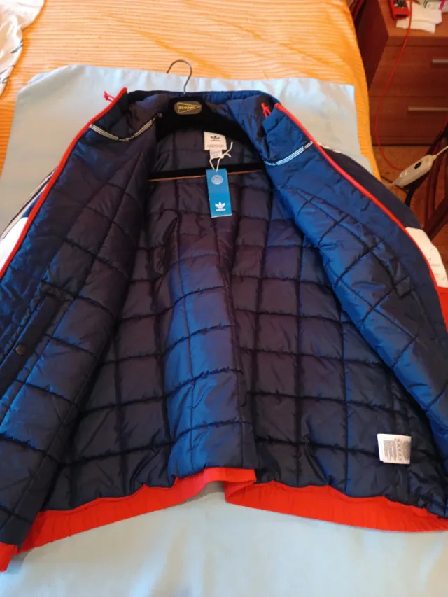 Chaqueta Adidas Bomber Invierno con Capucha