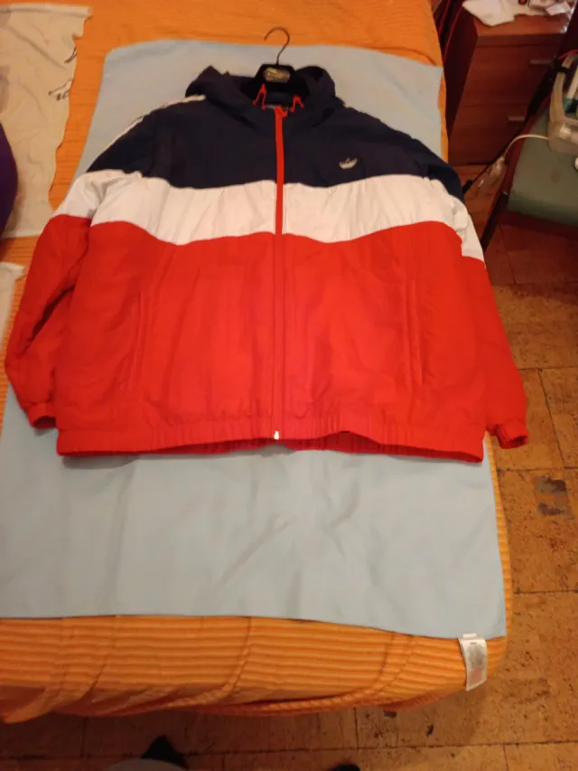 Chaqueta Adidas Bomber Invierno con Capucha