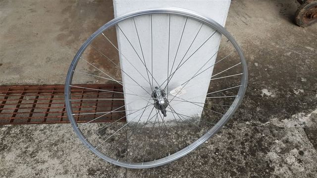 Cerchio posteriore bici 28 storto