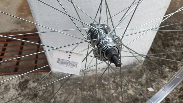 Cerchio posteriore bici 28 storto