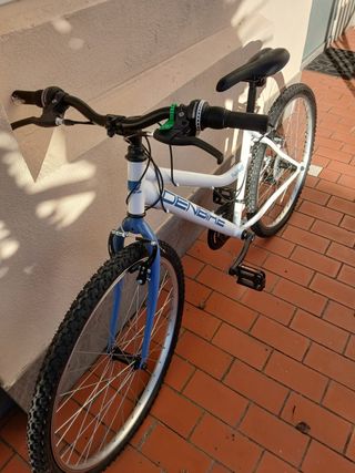 Bicicleta DENBIKE Blanca y Azul apenas sin usar