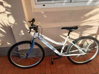 Bicicleta DENBIKE Blanca y Azul apenas sin usar