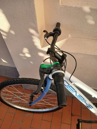 Bicicleta DENBIKE Blanca y Azul apenas sin usar