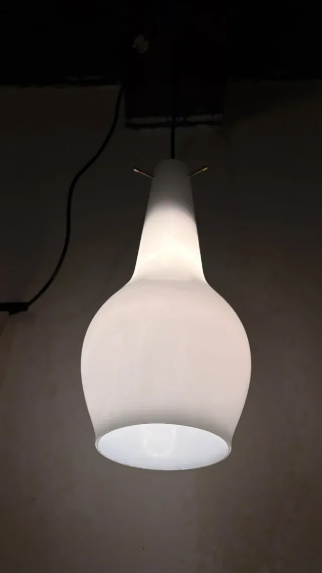 Lampada sospensione vetro opalino bianco anni '50
