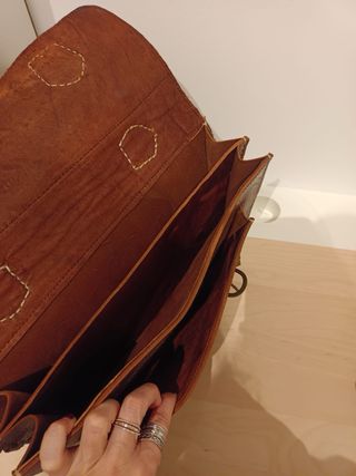 Bolso de cuero marrón