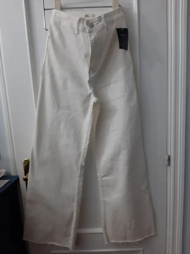 Pantalón blanco pernera ancha