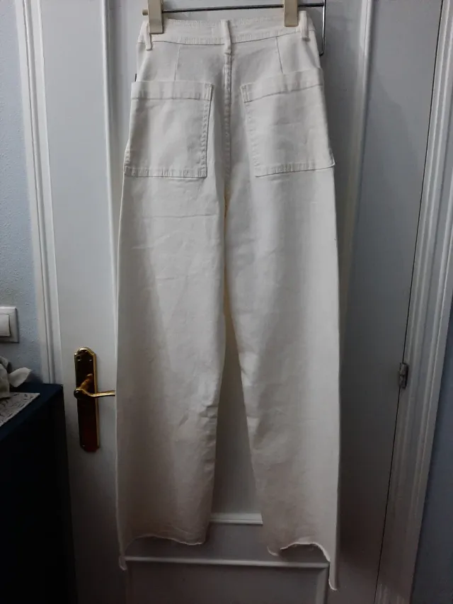 Pantalón blanco pernera ancha