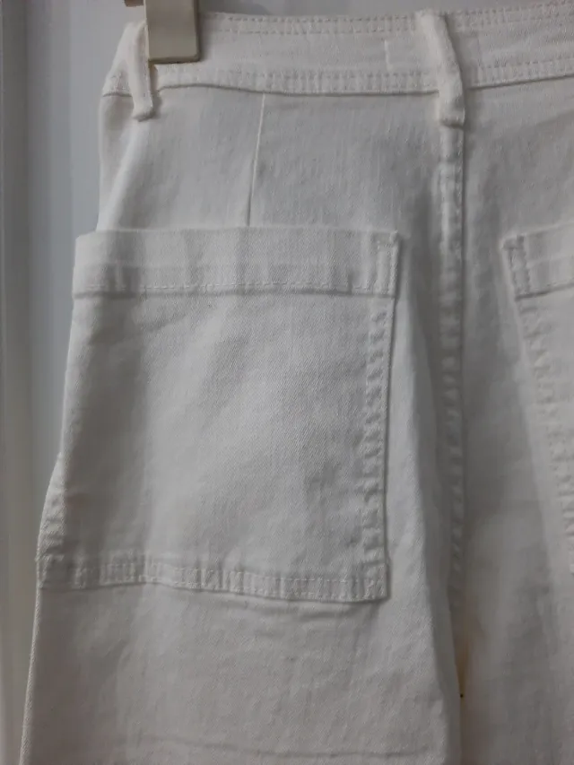 Pantalón blanco pernera ancha