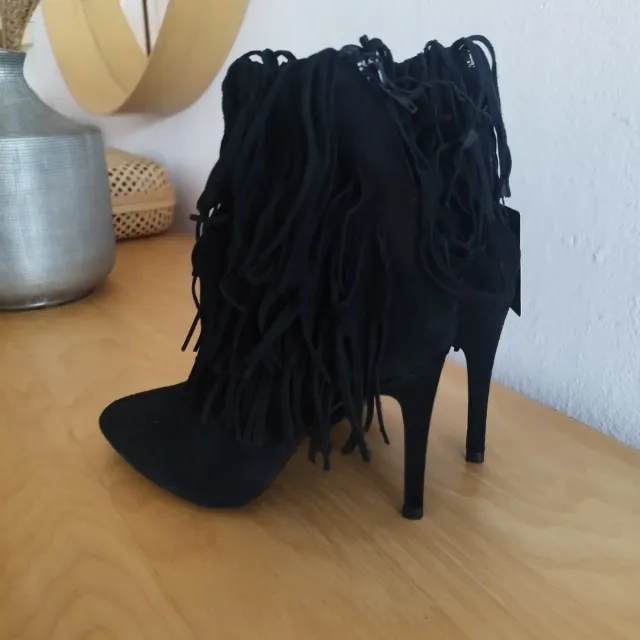 Botines Zara flecos negros T.37
