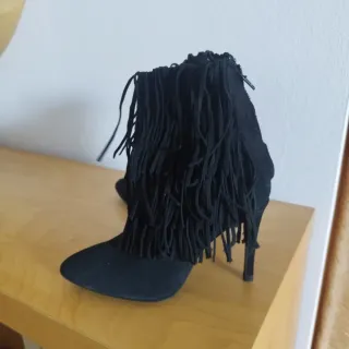Botines Zara flecos negros T.37