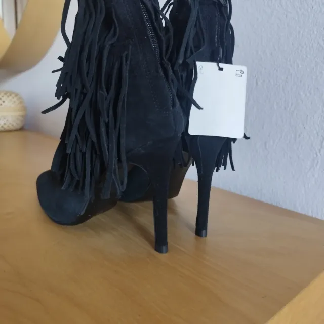 Botines Zara flecos negros T.37