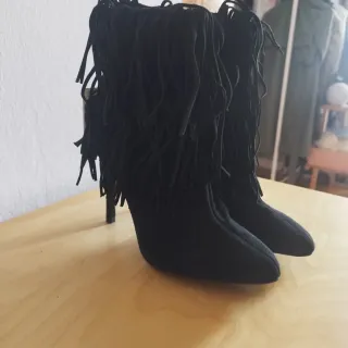 Botines Zara flecos negros T.37