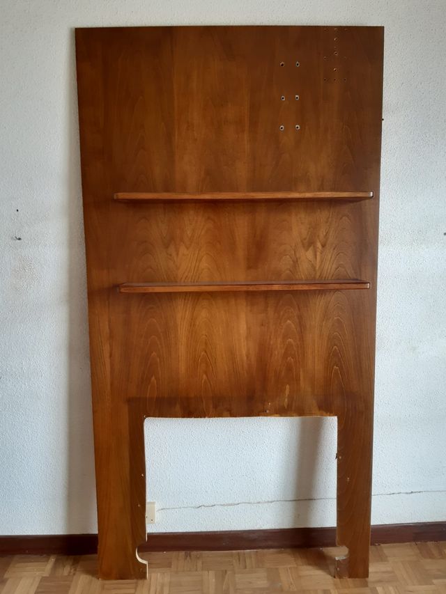 Estantería de madera