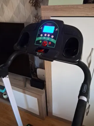 Cinta de correr RunnerFit Step Black Series