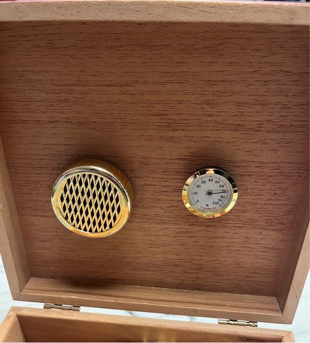 Humidor per sigari in legno scuro