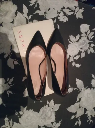 Zapatos negros Esprit