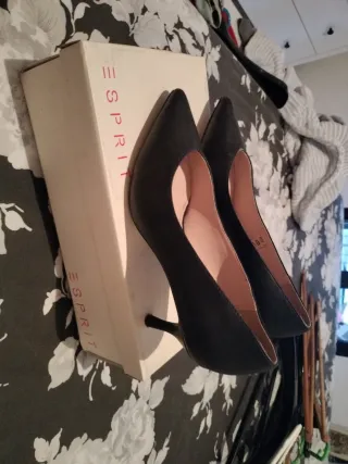 Zapatos negros Esprit