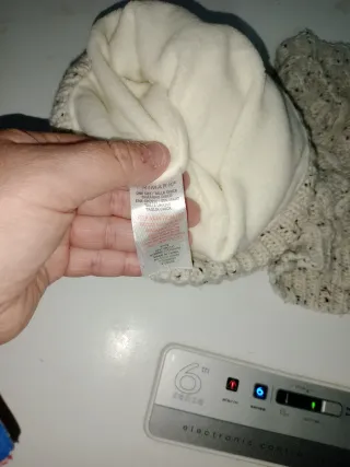 Gorro y cuello tejido