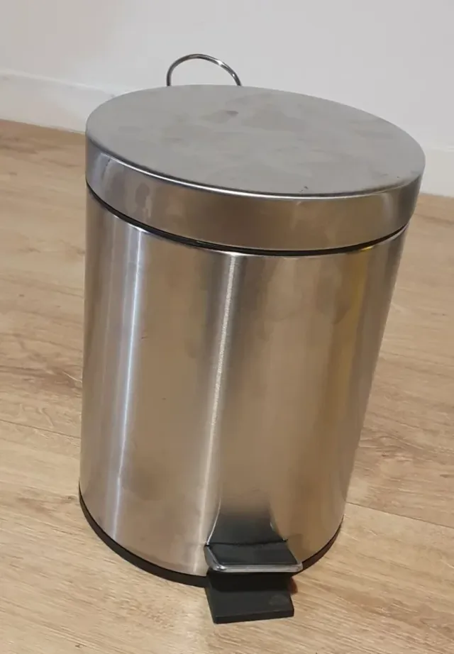 Cubo de basura acero inox con pedal