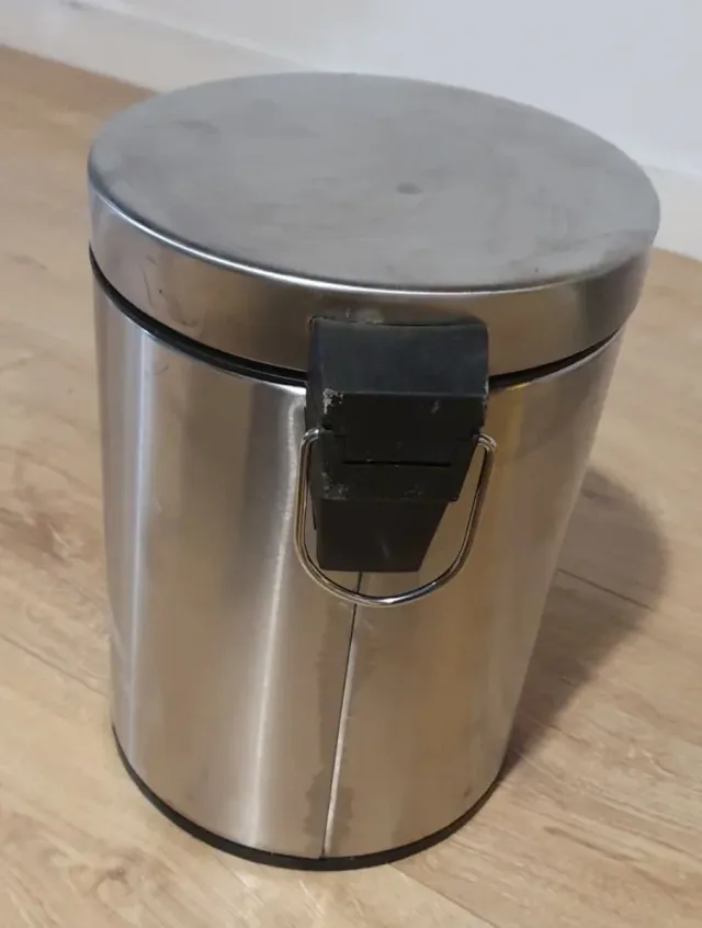 Cubo de basura acero inox con pedal
