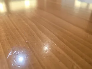 Mesa comedor TREKU madera nat+ sillas de regalo