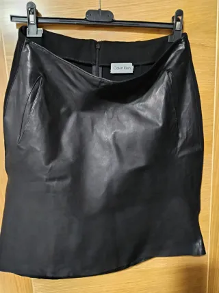 Falda Calvin Klein Negra Cuero Natural