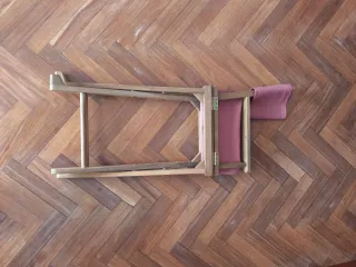 Silla plegable de director rosa de madera de teca
