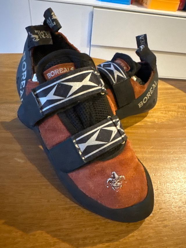 Pies de gato Boreal talla 44 (9.5 UK)