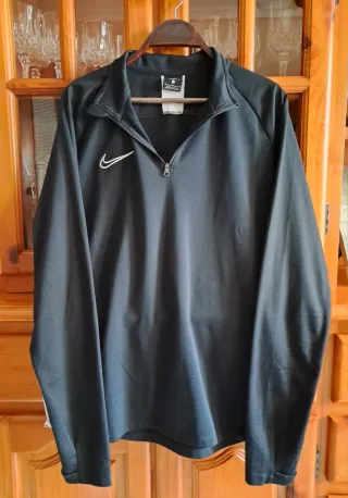 Sudadera Nike Dri-FIT Talla L Negra