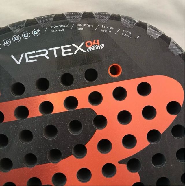 Pala Bullpadel Vertex 04 Hybrid 2025