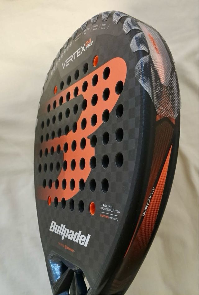 Pala Bullpadel Vertex 04 Hybrid 2025