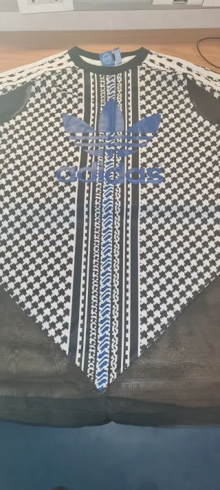 T-shirt over Adidas tulle tg.44