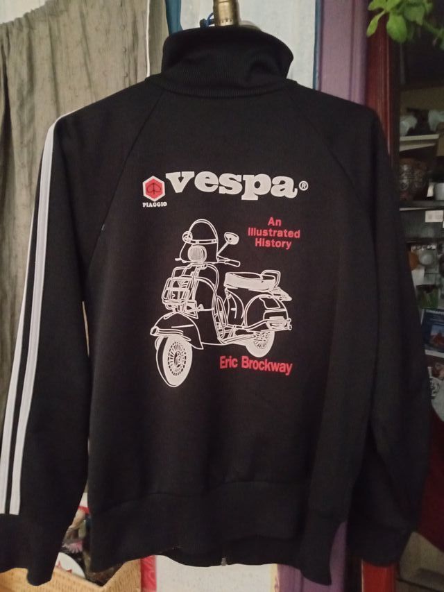 Sudadera Vespa Negra con Dibujo Scooter