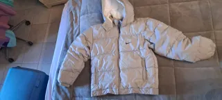 Plumas Nike Talla L Beige