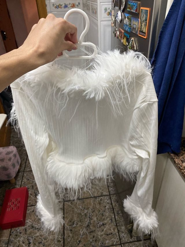Chaquetita blanca peluda
