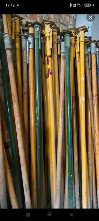 Puntales de obra 4 metros y 3 metros.