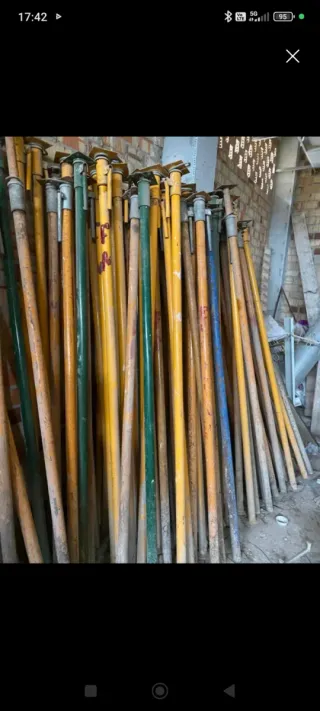 Puntales de obra 4 metros y 3 metros.